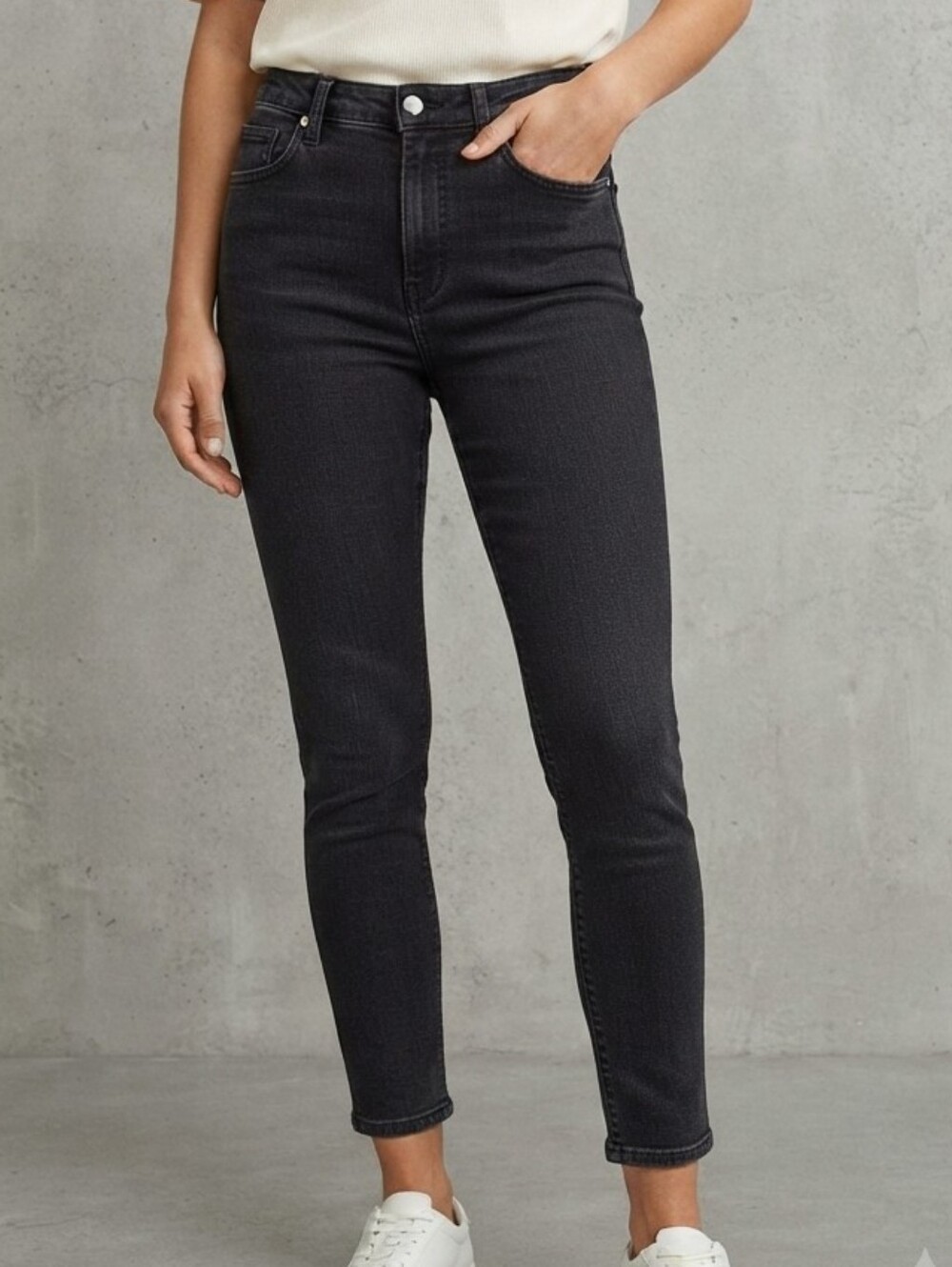 ​H&M Women's Black High-Rise Skinny Jeans Size 8 Stretch Denim GUC